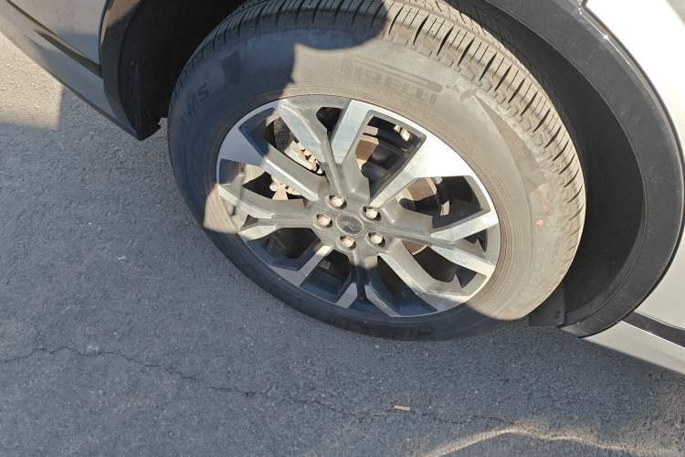 Used Ford Edge 2025 Ford Explorer L 2.0T EcoBoost E-Hybrid Four-Wheel-Drive 7-Seater Supreme Model