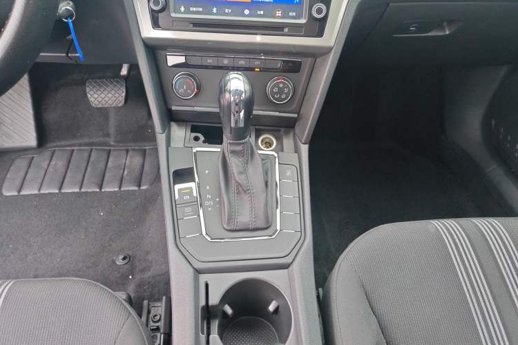 Used Volkswagen Lamando 2015 230TSI DSG Fashion Edition
