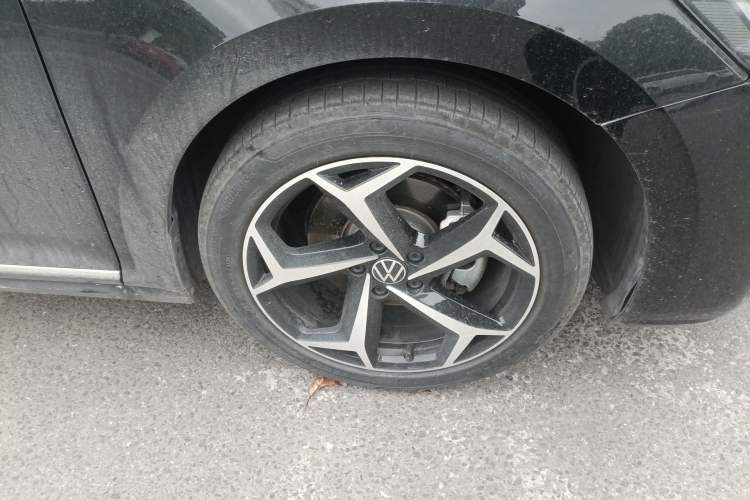 Used Volkswagen Passat 2024 330TSI Starry Elite Edition Right Front Wheel Hub