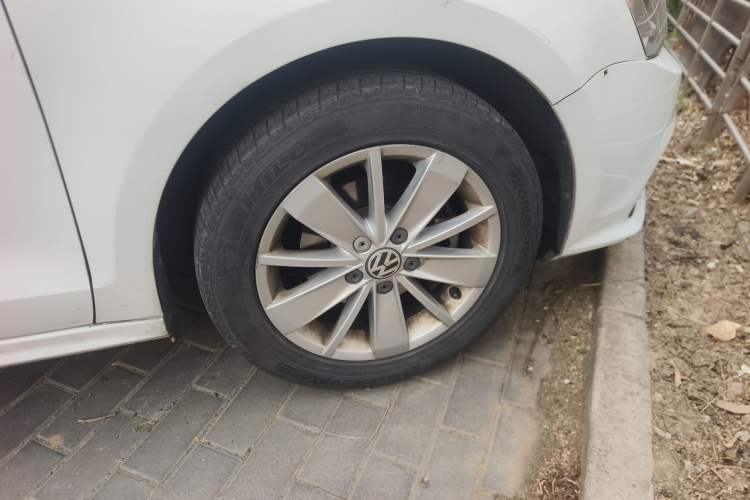 Used Volkswagen Sagitar 2018 1.6L Automatic Fashion Model Right Front Wheel Hub