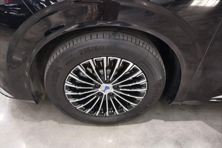 Used Denza D9 2024 DM-i 980 Four-Wheel Drive Prestige Model
