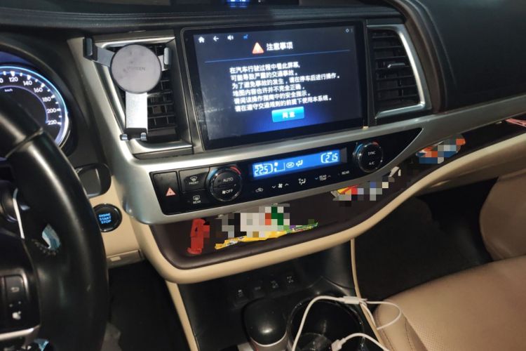 Used Toyota Highlander 2018 2.0T Four-Wheel Drive Luxury Edition 7 Seats China V Emission Standard