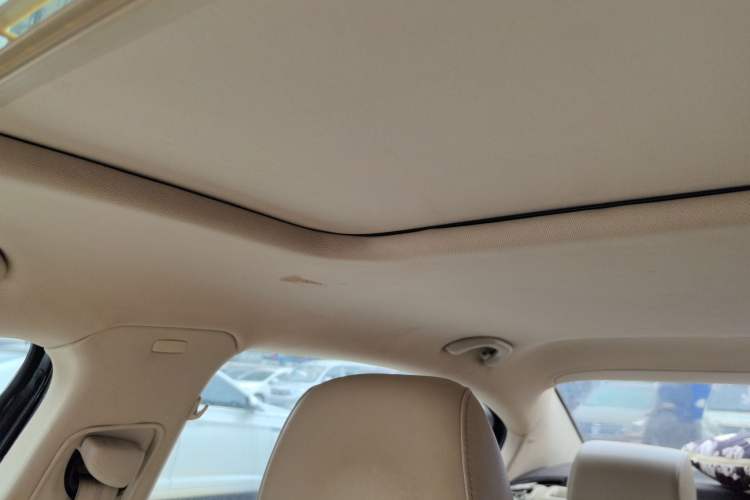 Used Volkswagen Magotan 2015 1.8TSI Advanced Model Headliner