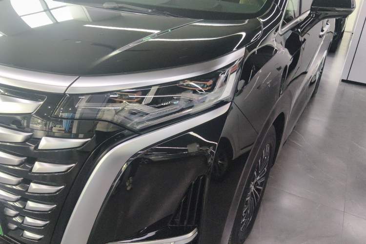 Used Denza D9 2022 DM-i 970 Four-Wheel Drive Prestige Model Left Front Headlight