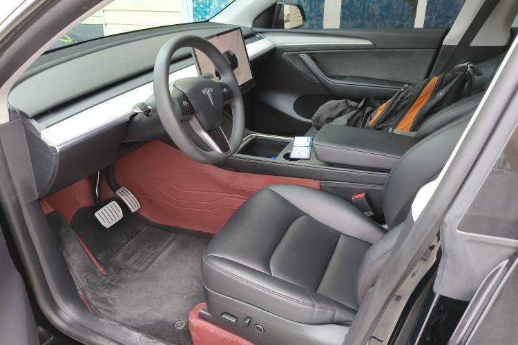 Used Tesla Model Y 2023 High-Performance All-Wheel-Drive Version Left Front Seat