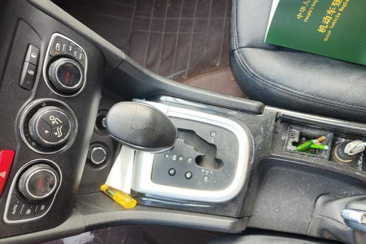Used Citroen C4L 2013 1.6THP Automatic Enjoyment Edition Gear Lever
