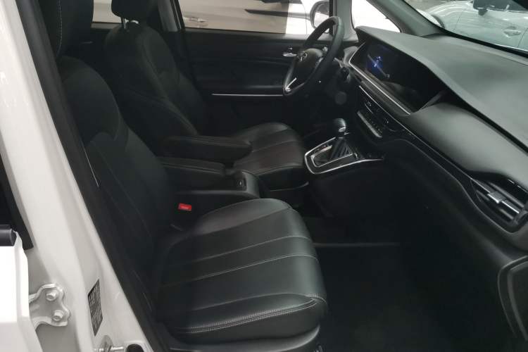 Used GAC Trumpchi M6 2021 270T DCT Prestige Edition (7-seater) Right Front Seat