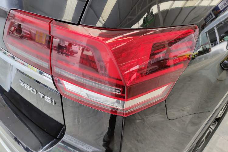 Used Volkswagen Teramont 2020 380TSI Four-Wheel Drive Luxury Version China VI Standard Right Rear Taillight