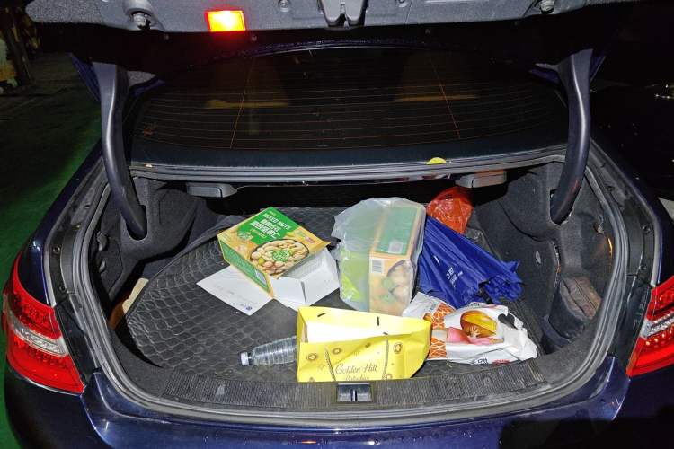 Used Mercedes-Benz E-Class 2012 E 200 CGI Coupe Trunk