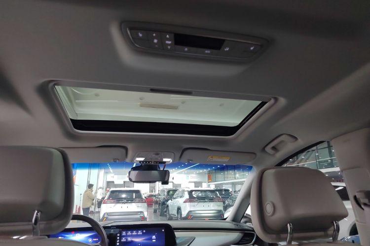 Used Buick GL8 2023 ES Lu Zun Deluxe and Yue Edition