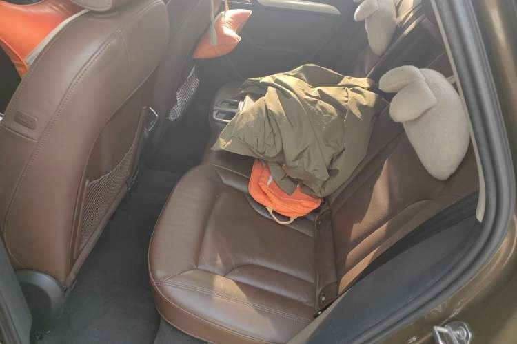 Used Audi Q3 2015 30 TFSI Comfort Model Left Rear Seat