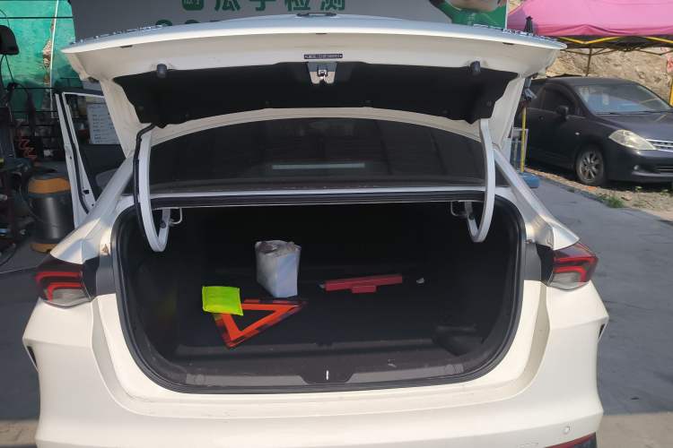 Used GAC Trumpchi EMPOW 2023 Shadow Leopard H Smart Hybrid Edition Trunk