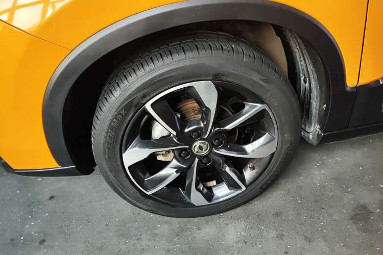 Used Dongfeng Aeolus AX4 2017 1.6L DCT Trendy Style
