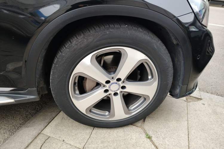 Used Mercedes-Benz GLC 2017 GLC 260 4MATIC Luxury Model
