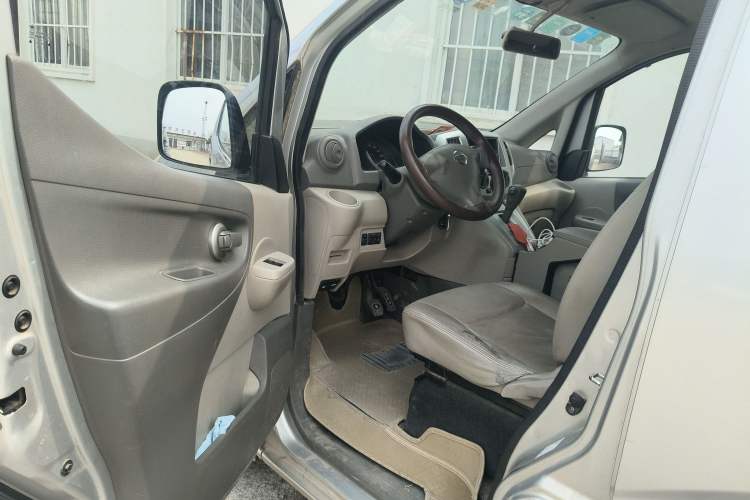Used Nissan NV200 2014 1.6L CVT Luxury Model China IV Standard Driver Seat
