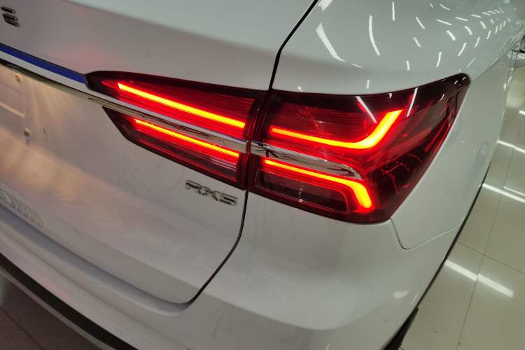 Used Roewe RX5 2022 330TGI Automatic National Style Edition Right Rear Taillight