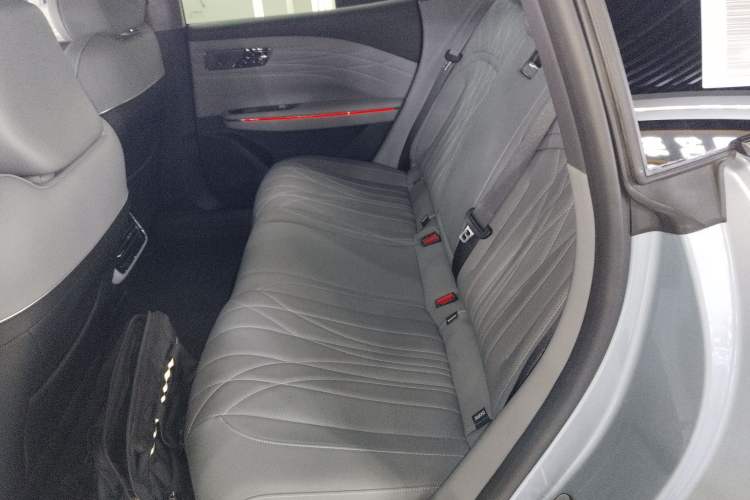 Used Geely Galaxy E8 2025 700 km Long-Range Intelligent Driving Version
