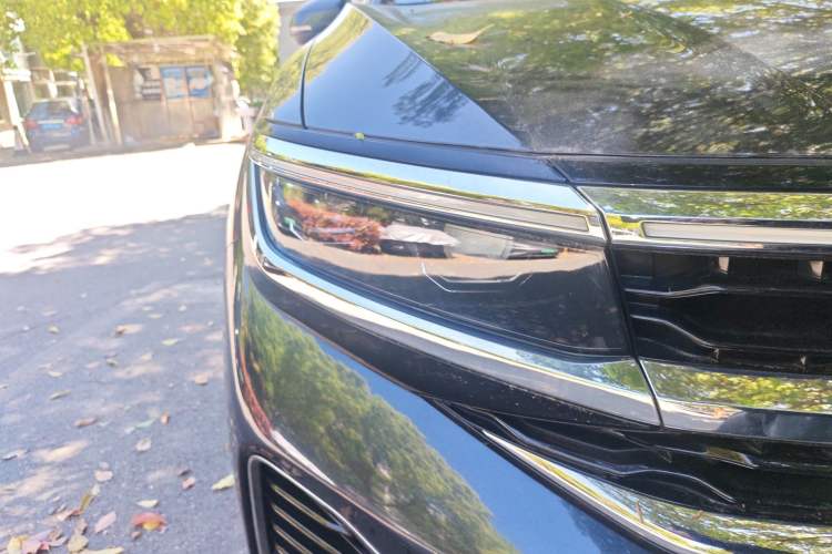 Used Volkswagen Talagon 2022 380TSI Four-Wheel Drive Luxury "Jiajing" Edition Pro 6 Seats Right Front Headlight