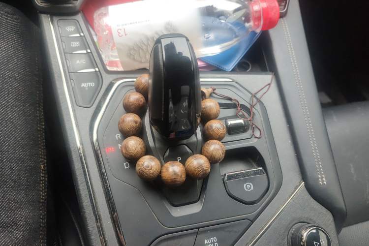 Used Lynk & Co 01 EM-P 2021 1.5TD PHEV Halo Gear Lever