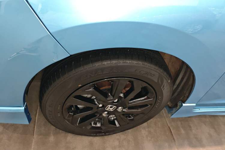 Used Honda Fit 2018 1.5L CVT Trendy Sports Edition Left Front Wheel Hub