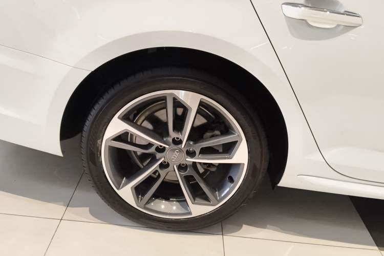 Used Audi A4L 2019 40 TFSI Ambition China VI