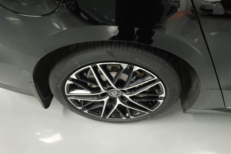 Used BYD Han 2025 EV 605KM Prestige Model Right Rear Wheel Hub