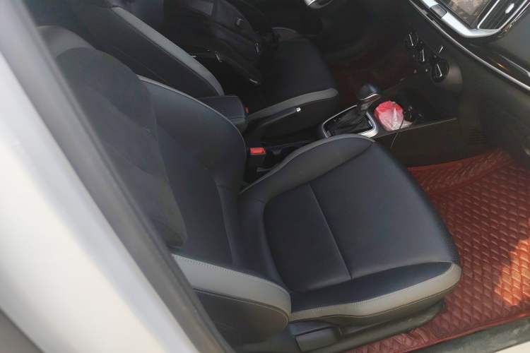 Used Kia kx1 Stonic 2021 1.4L CVT Fun Edition Right Front Seat