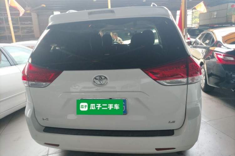 Used Toyota Sienna 2014 3.5L Sienna LE Two-Wheel Drive U.S. Specification