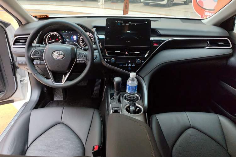 Used Toyota Camry 2023 2.0G Luxury Edition
