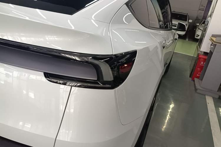 Used Tesla Model Y 2026 Rear-Drive Model

