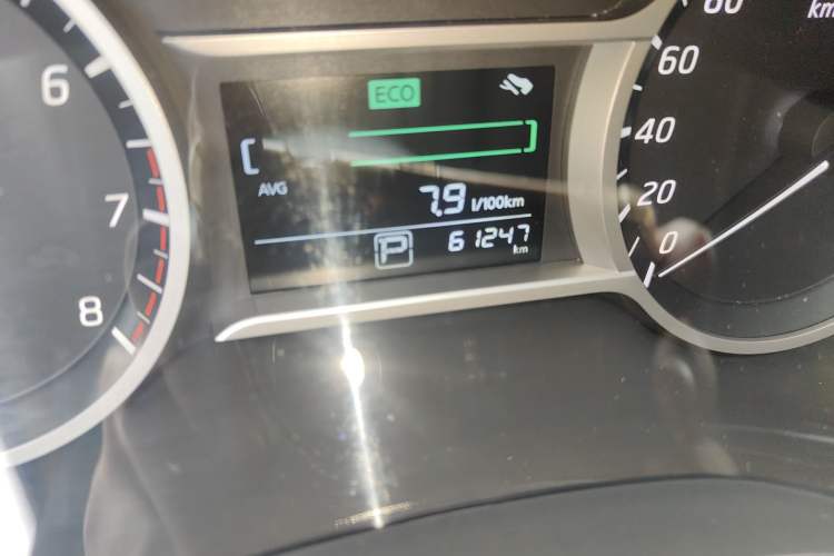 Used Nissan Lannia 2016 1.6L CVT Smart Cool Edition Odometer Close Up