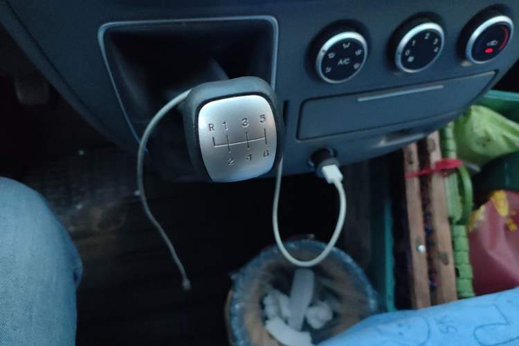 Used SAIC MAXUS Xintu V80 2021 2.0T Manual Classic Aoyuntong Short Wheelbase Mid-Roof 5/6-Seater
