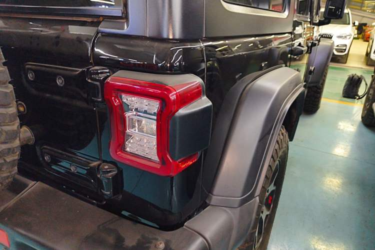 Used Jeep Wrangler 2021 2.0T Robin Hood Four-Door Edition Exterior 3