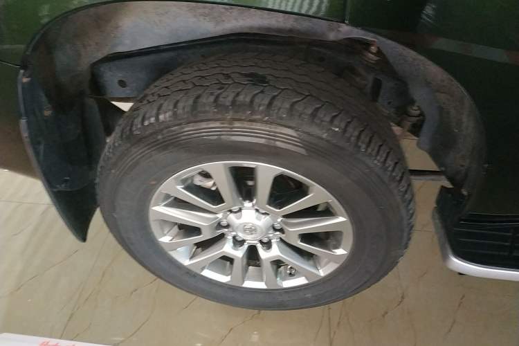 Used Toyota Prado 2018 3.5L Automatic TX-L Right Rear Wheel Hub