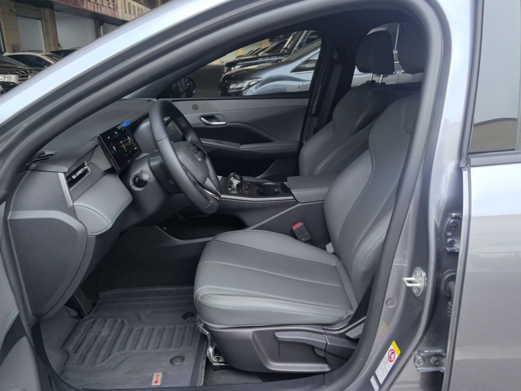 BYD Qin PLUS 2025 DM-i Smart Drive 55KM Leading Model — снимка 17