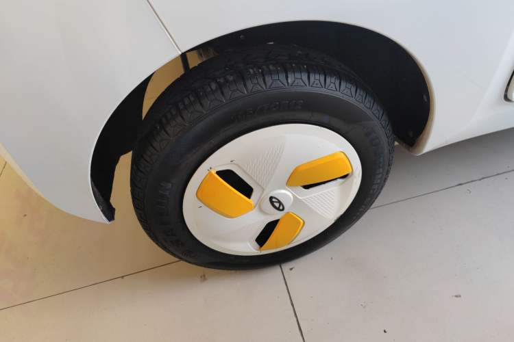 Used Chery QQ Ice Cream 2022 170km Sundae Phosphate Lithium-Ion