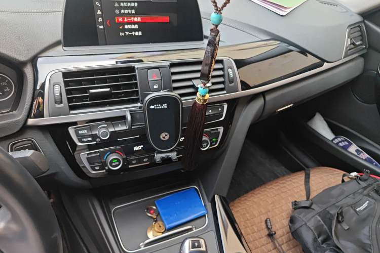 Used BMW 3 Series 2018 320Li Fashion Model Audio And AC Panel