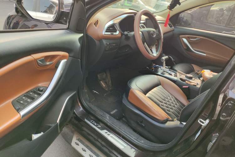 Used Soueast DX7 2017 1.5T Automatic White Rider Trim Driver Seat