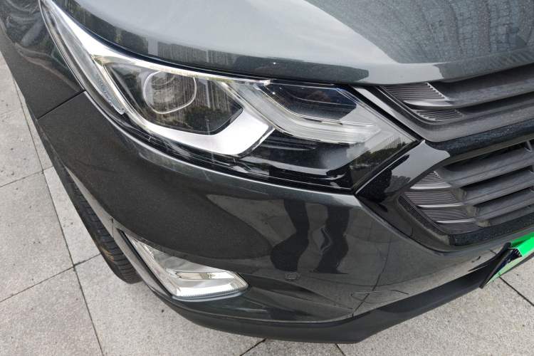 Used Chevrolet Equinox 2019 Redline 550T Automatic All-Wheel-Drive Trailblazer RS China VI Standard Right Front Headlight