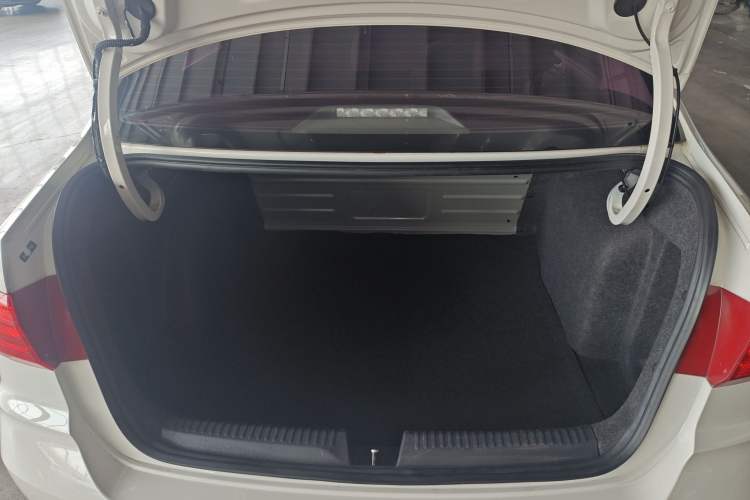 Used Volkswagen Santana 2021 1.5L Automatic Fashion Edition Trunk