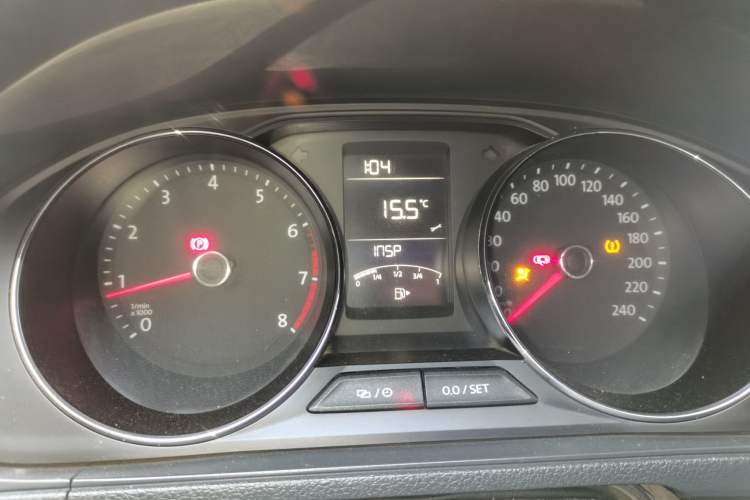 Used Volkswagen Lavida 2015 1.6L Manual Comfort Edition Instrument Cluster