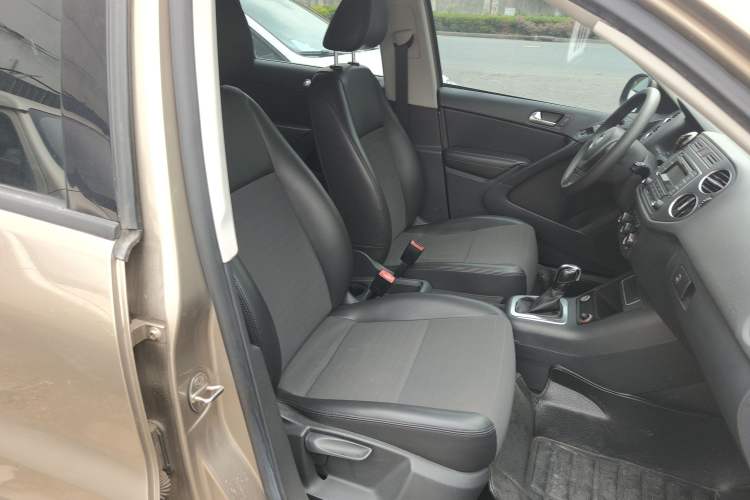 Used Volkswagen Tiguan 2013 1.8TSI Automatic Two-Wheel Drive Trend Edition Right Front Seat