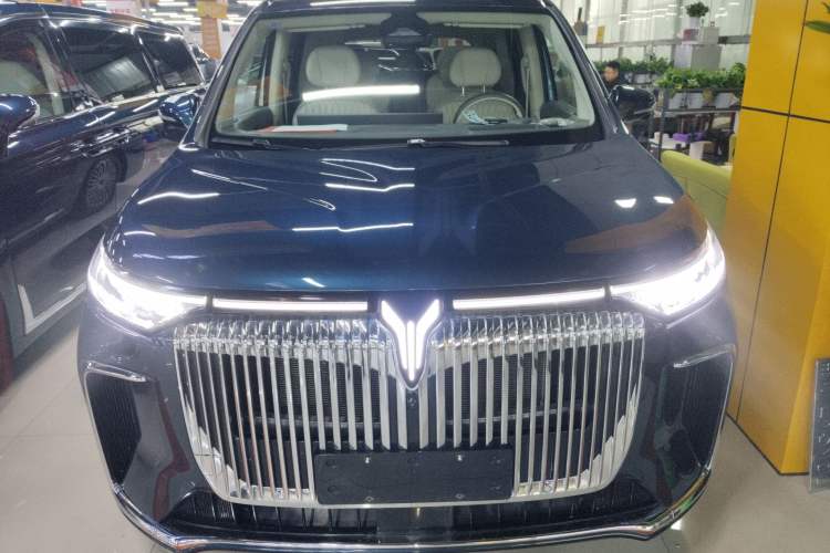 Used VOYAH Dream 2025 PHEV Four-Wheel-Drive Flagship Kunpeng Edition
