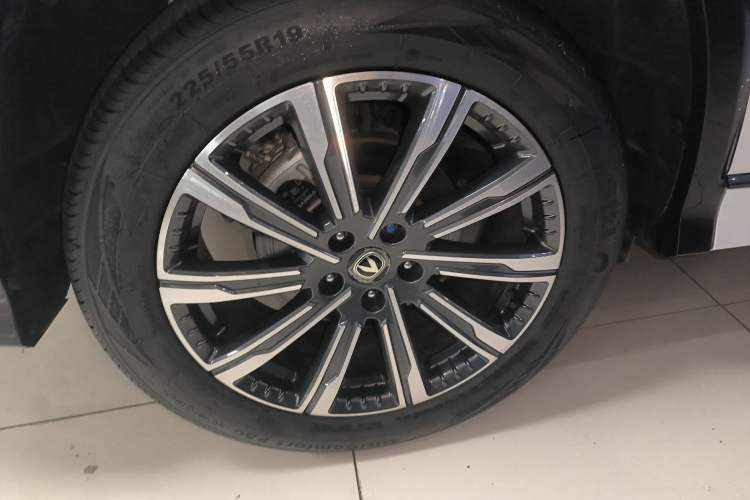 Used CHANGAN CS75 PLUS 2024 3rd Generation Champion Edition 1.5T Intelligent Drive Dynamic Model
