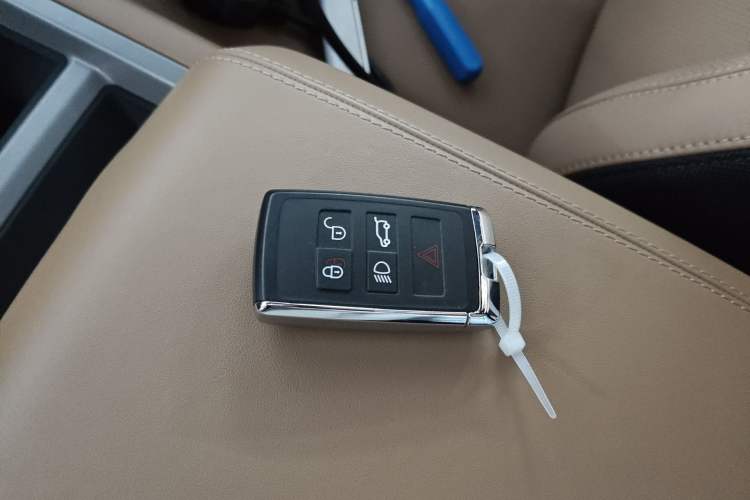 Used Land Rover Defender 2025 110 3.0T P400 – Dynamic HSE
