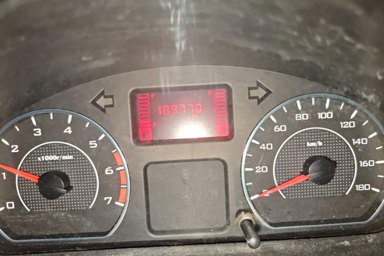 Used Wuling Rongguang 2014 1.2L S Base Model Odometer Close Up