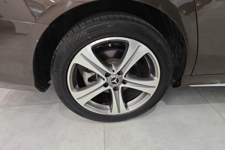 Used Mercedes-Benz E-Class 2018 Facelift E 200 L Sport Edition