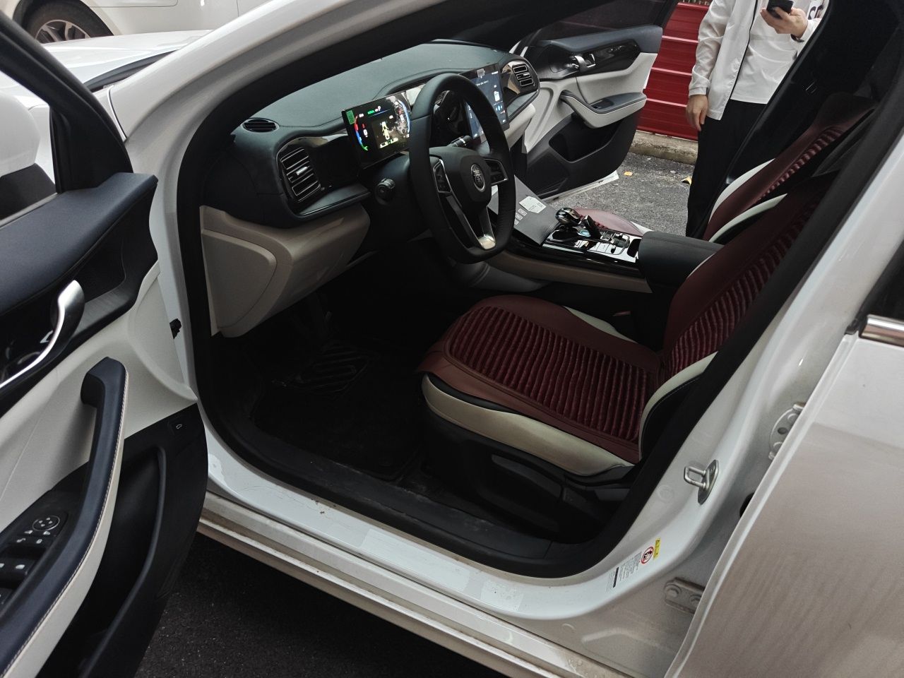BYD Qin PLUS 2023 Champion Edition DM-i 55KM Leading Model — снимка 16