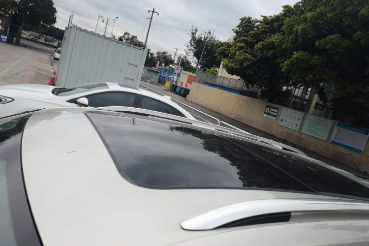 Used Volkswagen Tiguan L 2019 Revised 330TSI Automatic Two-Wheel Drive Smart & Luxury Edition China VI Standard
