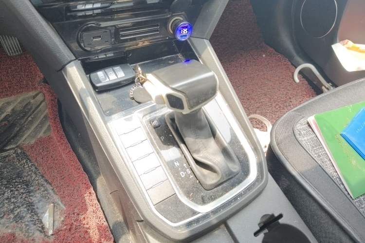 Used FORTHING Joyear S50 2017 1.6L CVT Luxury Model Gear Lever